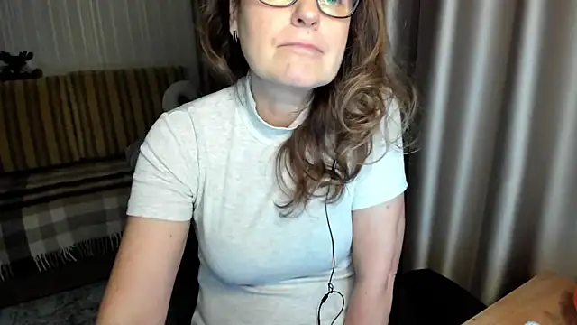 lauraoven's cam snapshot