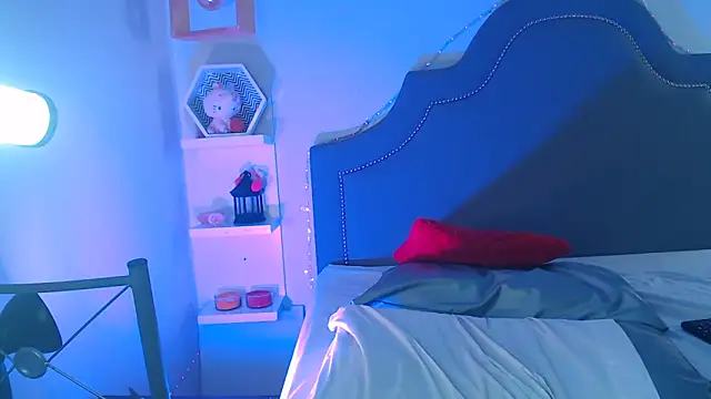 pocahontamoon's cam snapshot