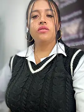 -Mia1's cam snapshot