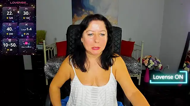 Julia_Dean's cam snapshot