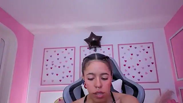 stephania_t's cam snapshot