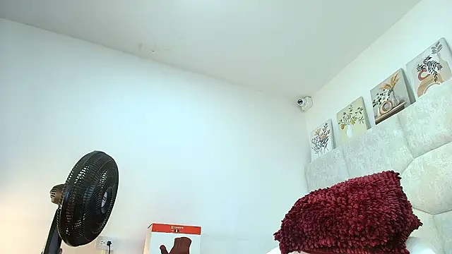 elizawiliamst's cam snapshot