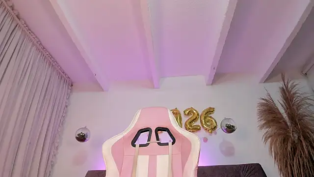 violet_77711's cam snapshot