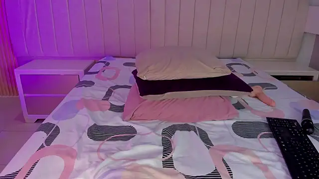 Littleolivia_'s cam snapshot