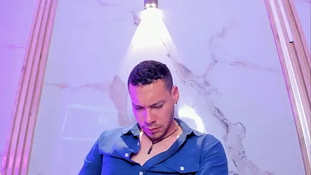 Aron_and_molly's cam snapshot