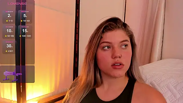 alaia_greyy's cam snapshot