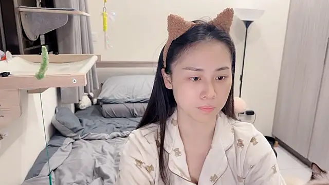 BabyOneDaily's cam snapshot