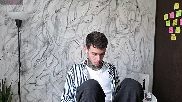 Saturno_v live sex cam