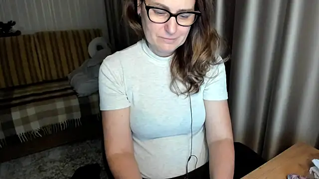 lauraoven's cam snapshot