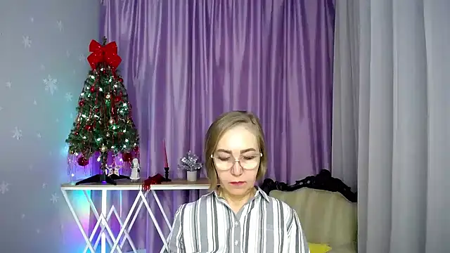 queen_a_n_i's cam snapshot