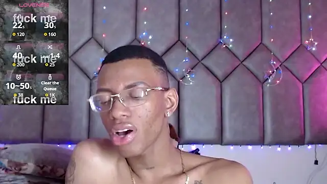 Tiffany_Valentine15's cam snapshot