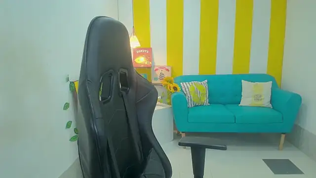 mariana_blondee's cam snapshot