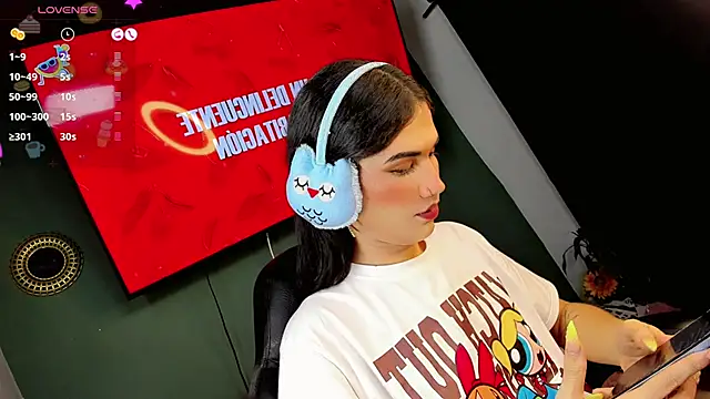 Charming_J's cam snapshot