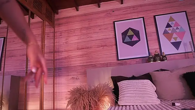 IzzyWild live sex cam