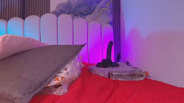 jones_maddy_'s cam snapshot