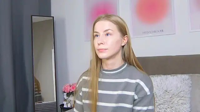 VioletiSwone's cam snapshot