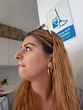 Nahiajhonson_'s cam snapshot