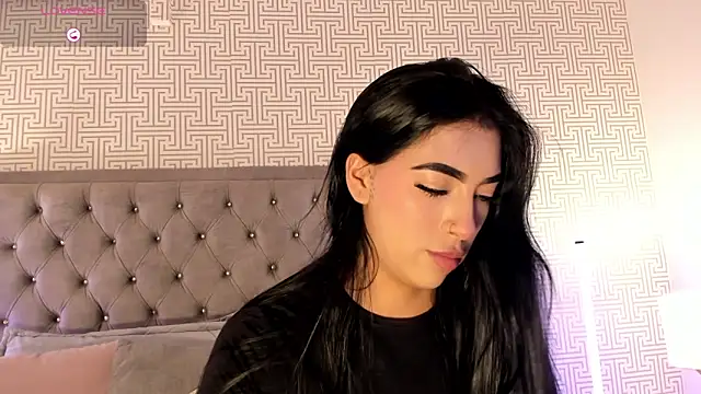 AriRobert_'s cam snapshot