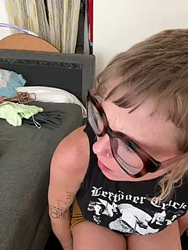 goodgirlbabydoll's cam snapshot