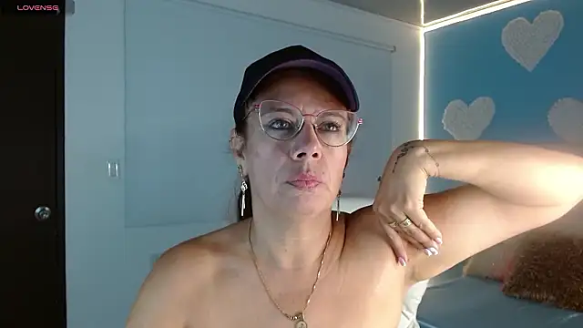 channelsmith_55's cam snapshot