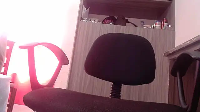 nicolle_milf1978's cam snapshot