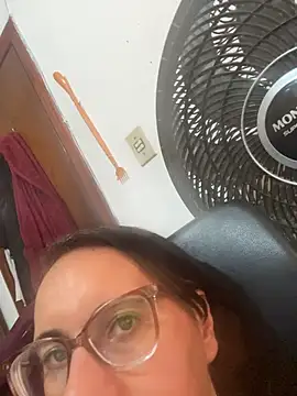 gloria7v05's cam snapshot