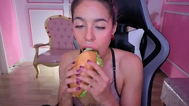 stephania_t's cam snapshot