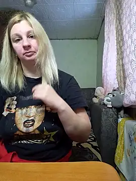 BustyBlond's cam snapshot