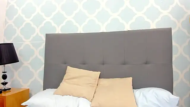 laura_maite_'s cam snapshot