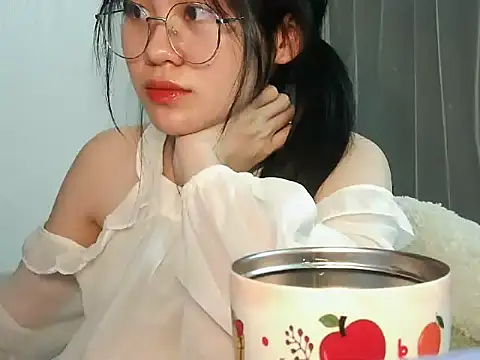 Nunaa18 live sex cam