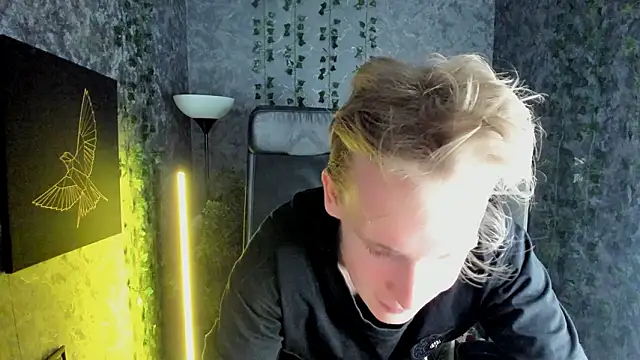 AlexxSweet live sex cam