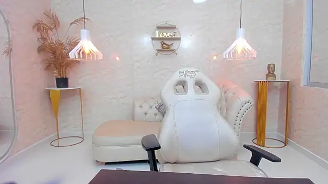 LaddyMilf's cam snapshot