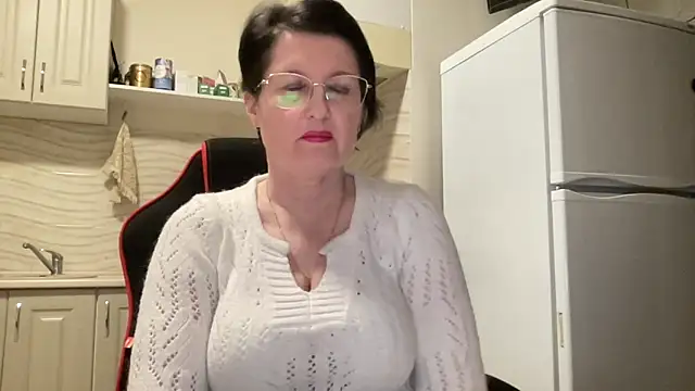 _HotMilfPussy_'s cam snapshot