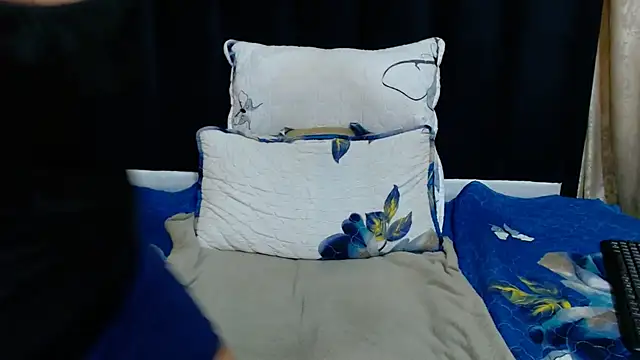 busttyebony11's cam snapshot