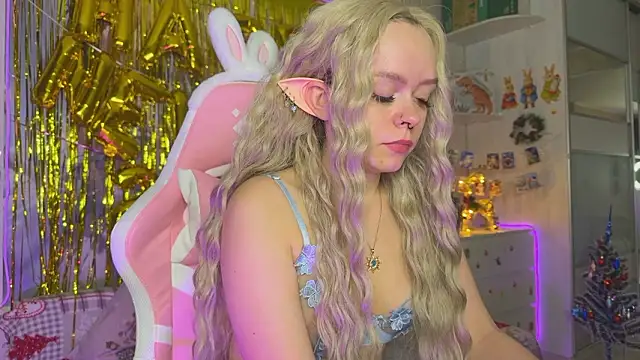 CheekySashaCharm's cam snapshot