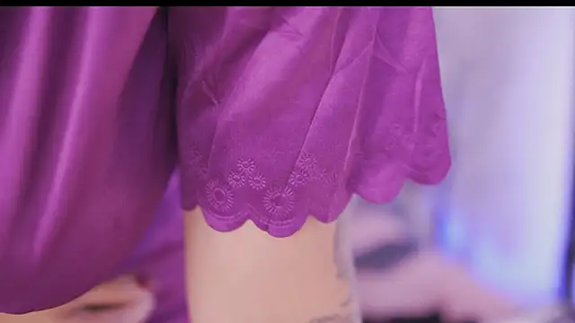 Enola_Holmes_'s cam snapshot