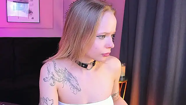 lucy_loy's cam snapshot