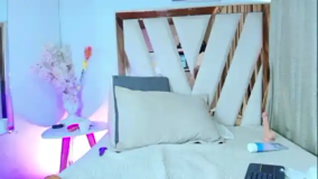 amy_swann's cam snapshot