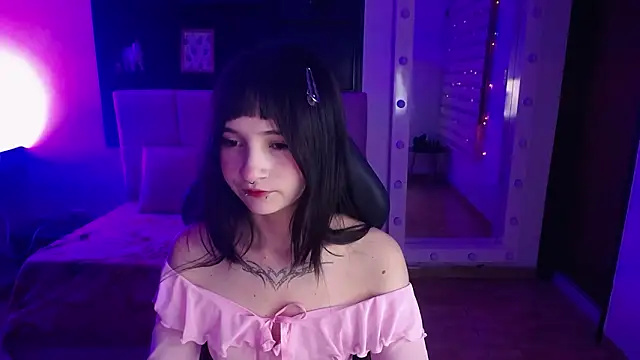 _Charlotte_Collins_'s cam snapshot