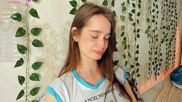 lovelyalivia's cam snapshot