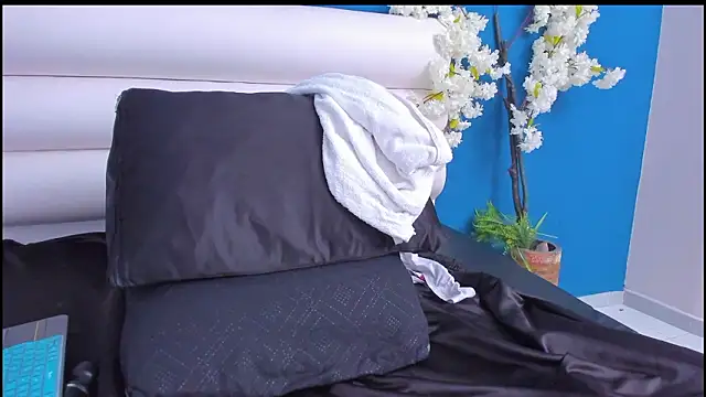 letty_straus's cam snapshot