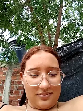 young_dairy01's cam snapshot