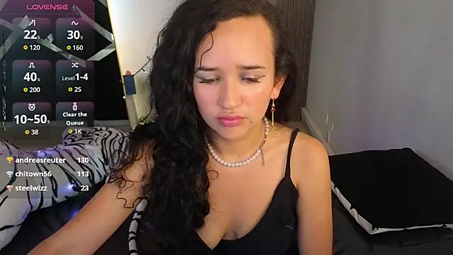 bella_vibess_s's cam snapshot