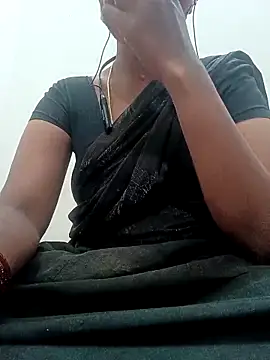 Tamil_Yalini12's cam snapshot