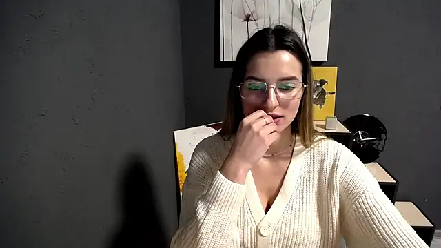 lady_olivia_'s cam snapshot