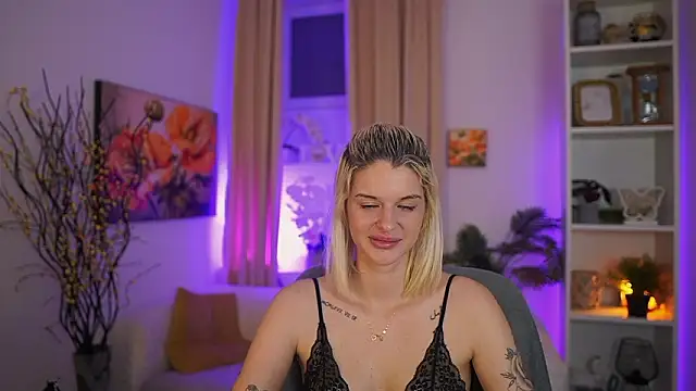 _Kitty_Cute_'s cam snapshot