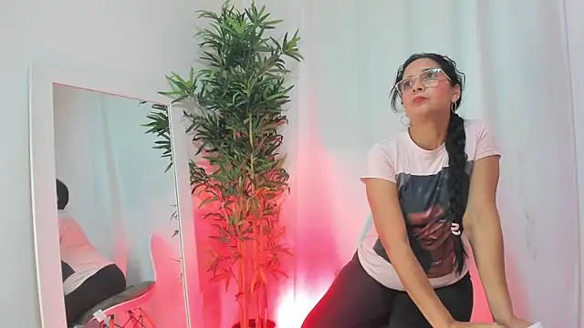 AnnaArela's cam snapshot