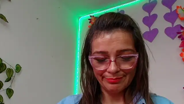 Carol_Miss2's cam snapshot