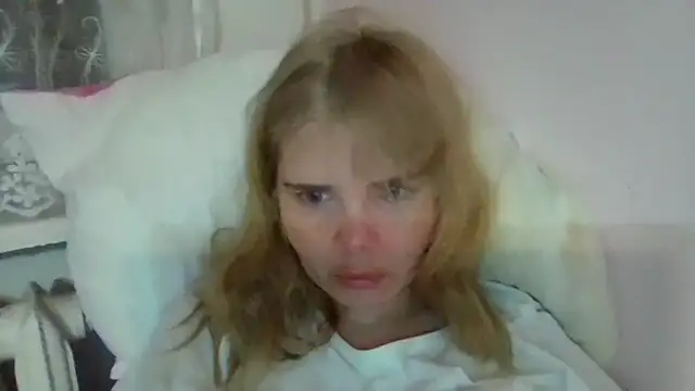 HornyElena's cam snapshot