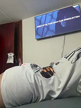 AngieRousse_'s cam snapshot